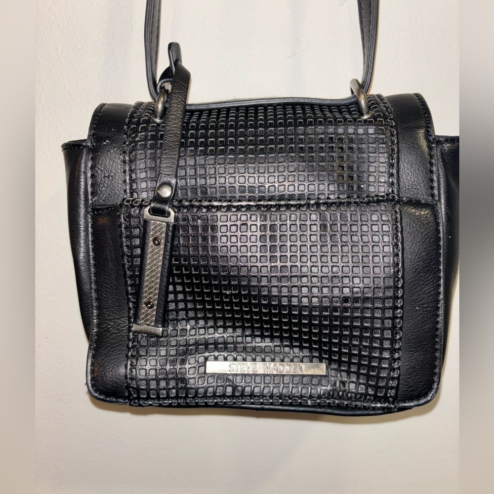 Classic Steve Madden Black Textured Crossbody Bag with Silver Details